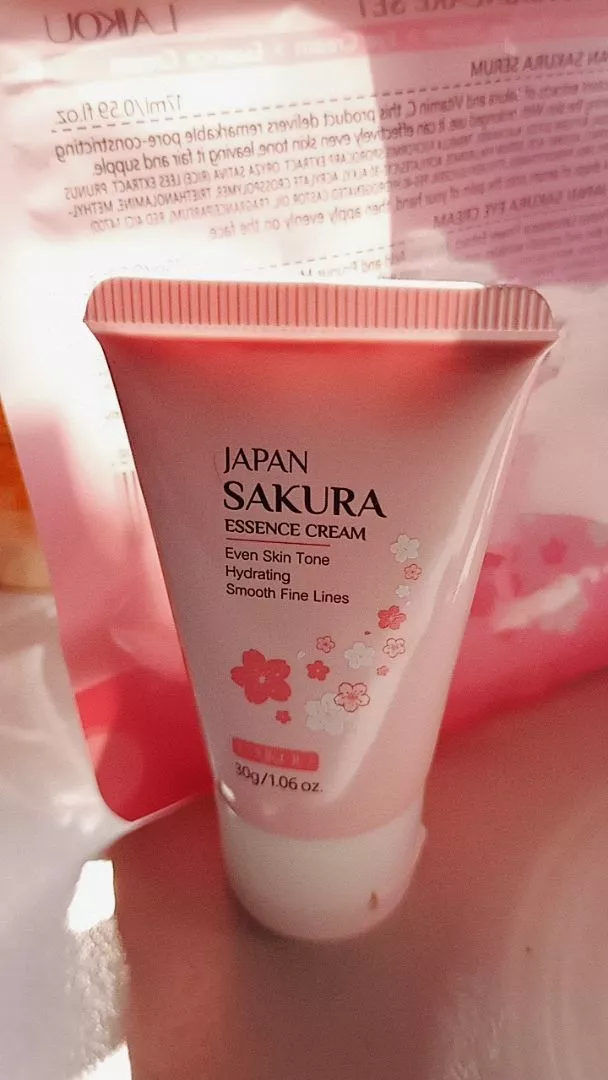 🌸 Hidratante Facial Sakura – Uso Diário